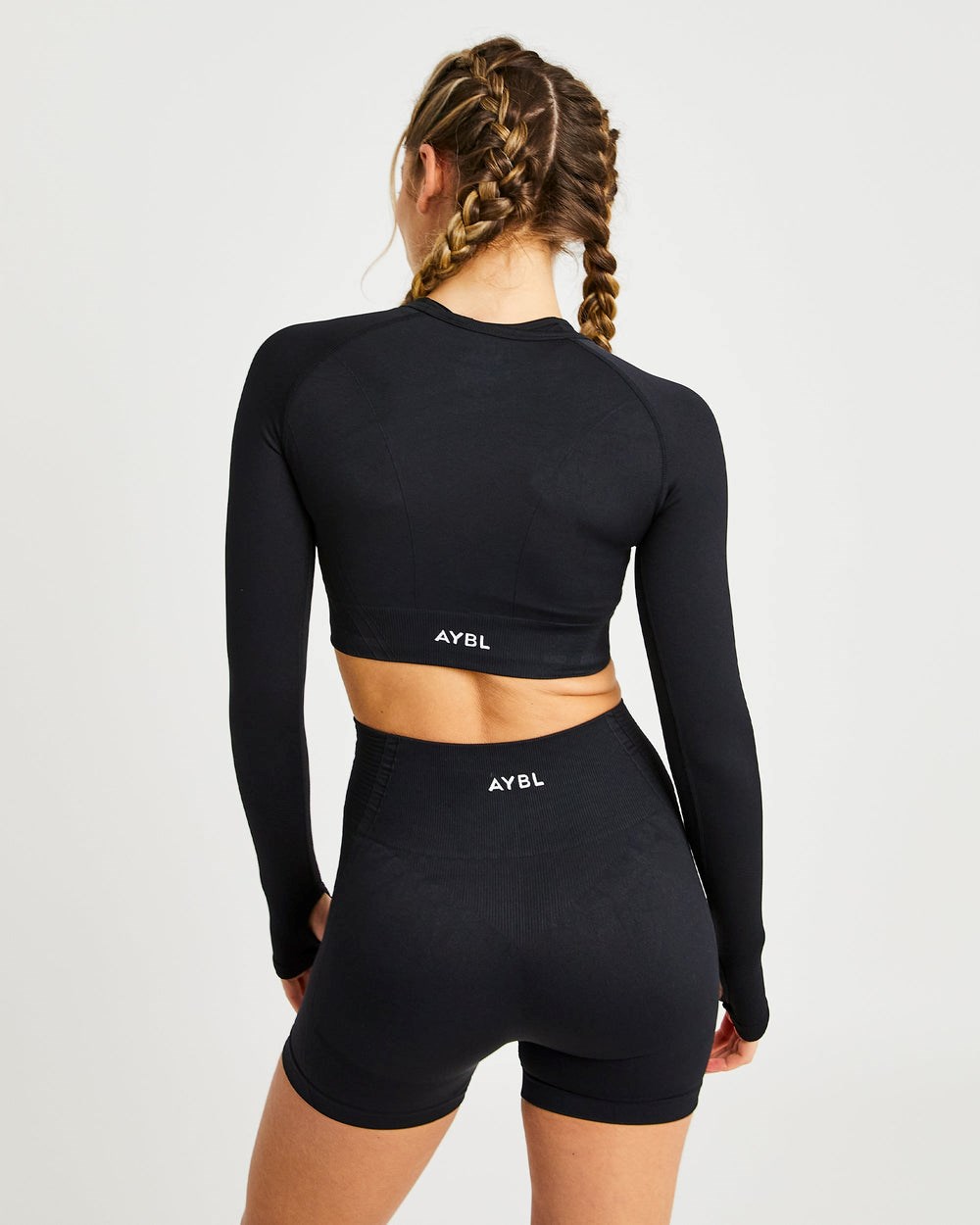 AYBL Balance V2 Seamless Long Sleeve Crop Top Čierne | 45SZCFTMA