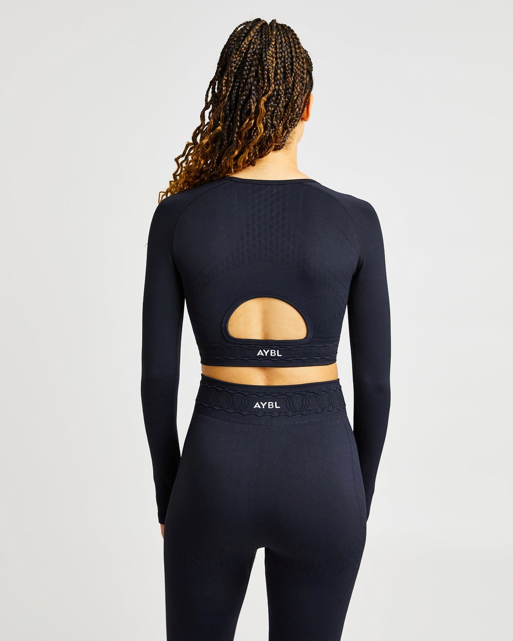 AYBL Elevate Seamless Long Sleeve Crop Top Čierne | 25PJDQZNU