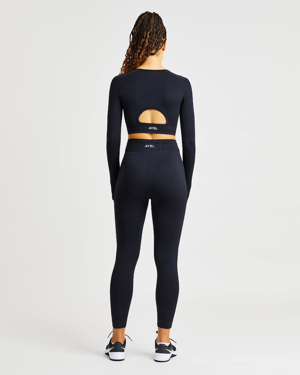 AYBL Elevate Seamless Long Sleeve Crop Top Čierne | 25PJDQZNU