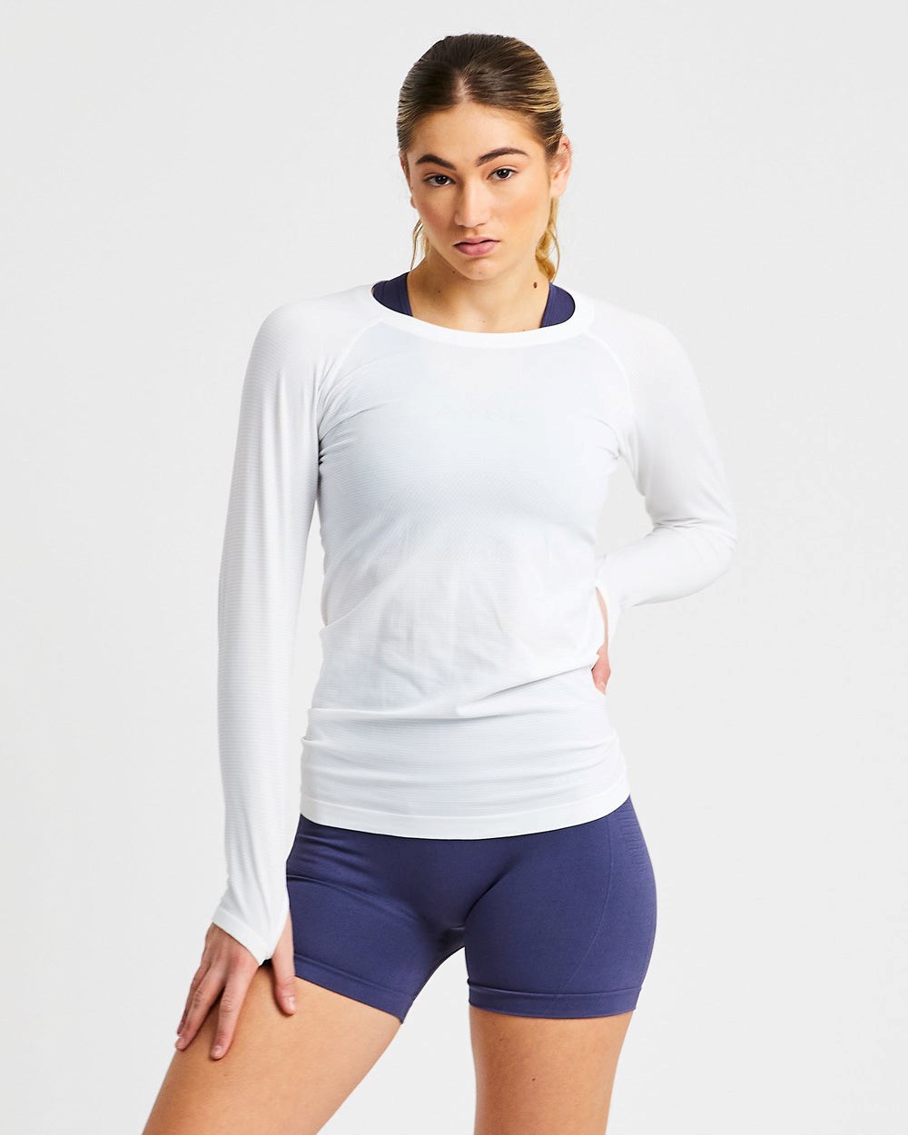 AYBL Embrace Seamless Long Sleeve T Shirt Biele | 40YVJNLRI