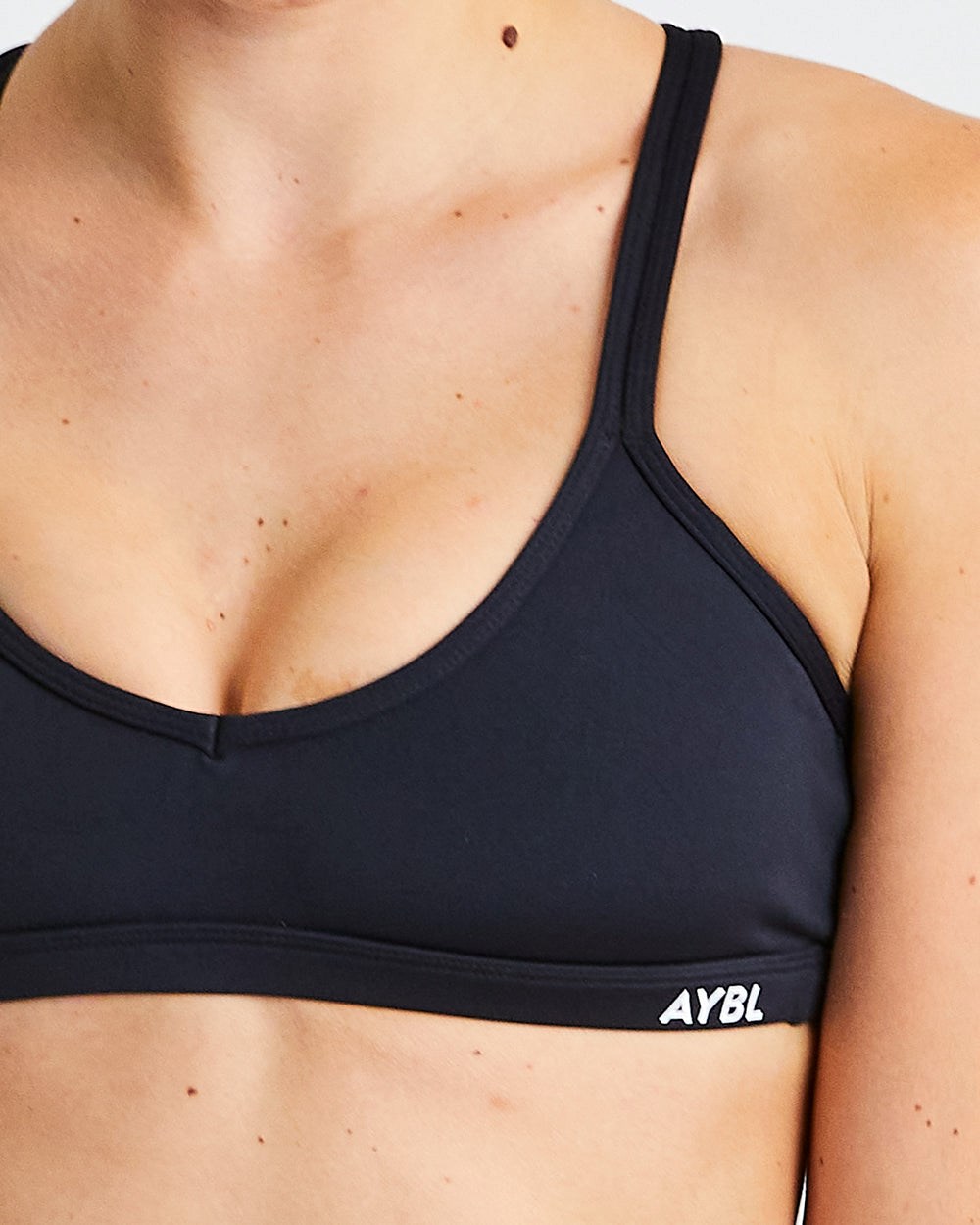 AYBL Essential Remienkové Sports Bra Čierne | 29GOBHLNM