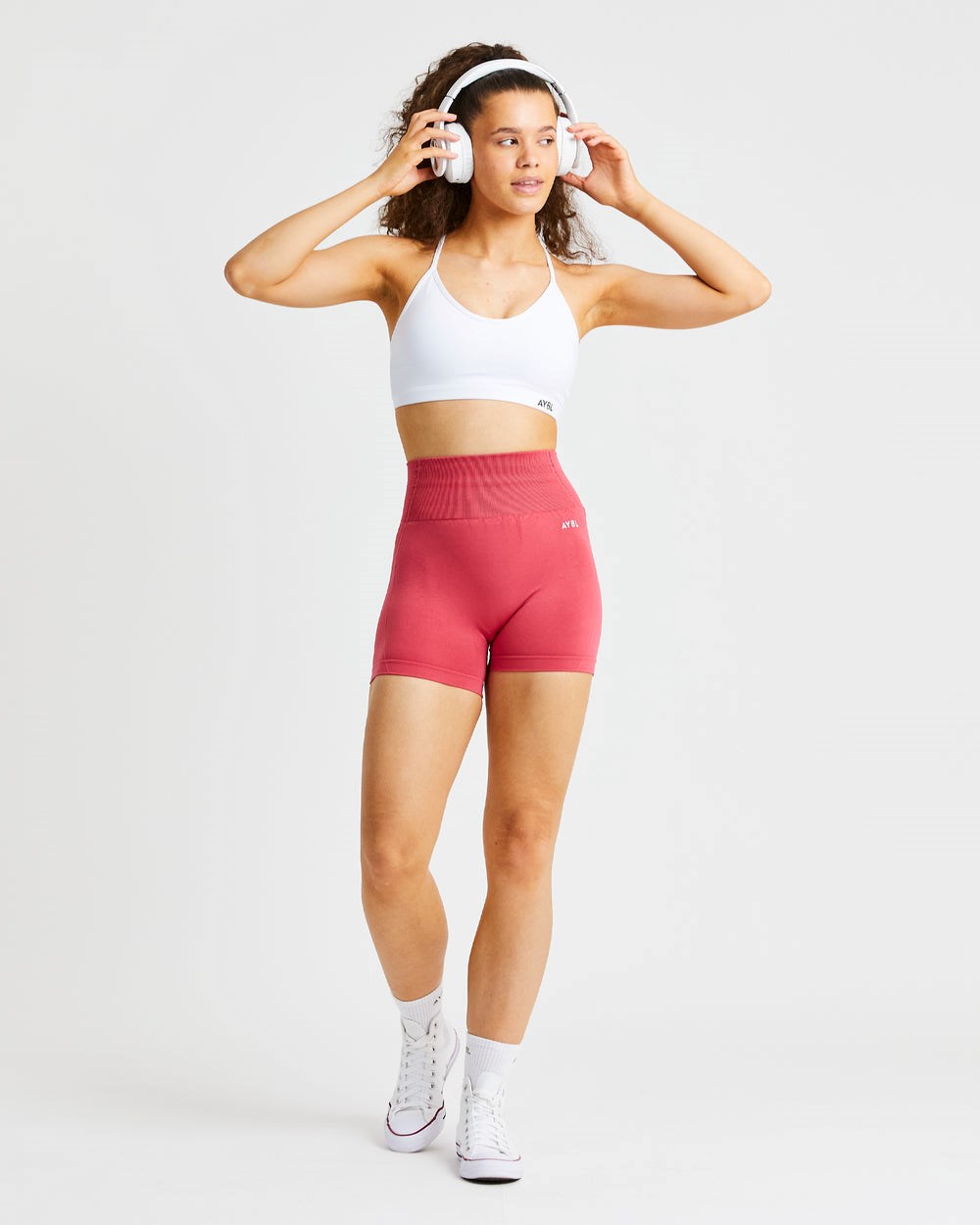 AYBL Essential V Neck Sports Bra Biele | 80FQDSCYH