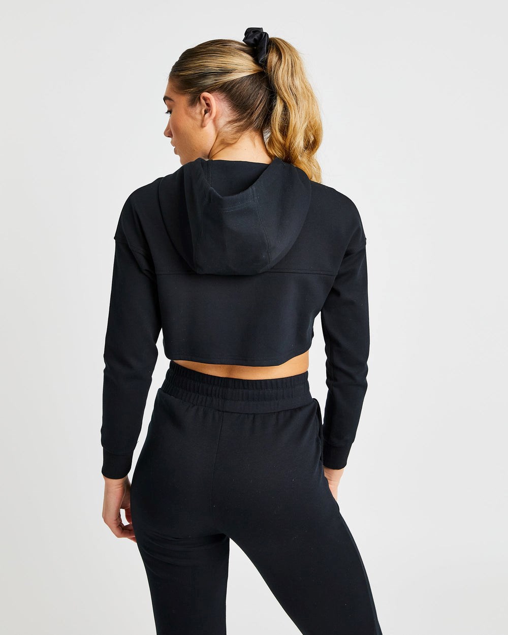 AYBL Everyday Cutout Crop Hoodie Čierne | 06DJZUBHA