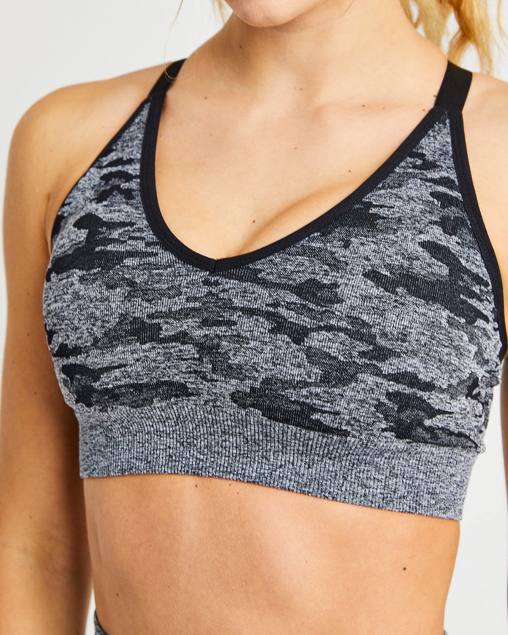 AYBL Evolve Camo Seamless Sports Bra Čierne | 10WDNOALU