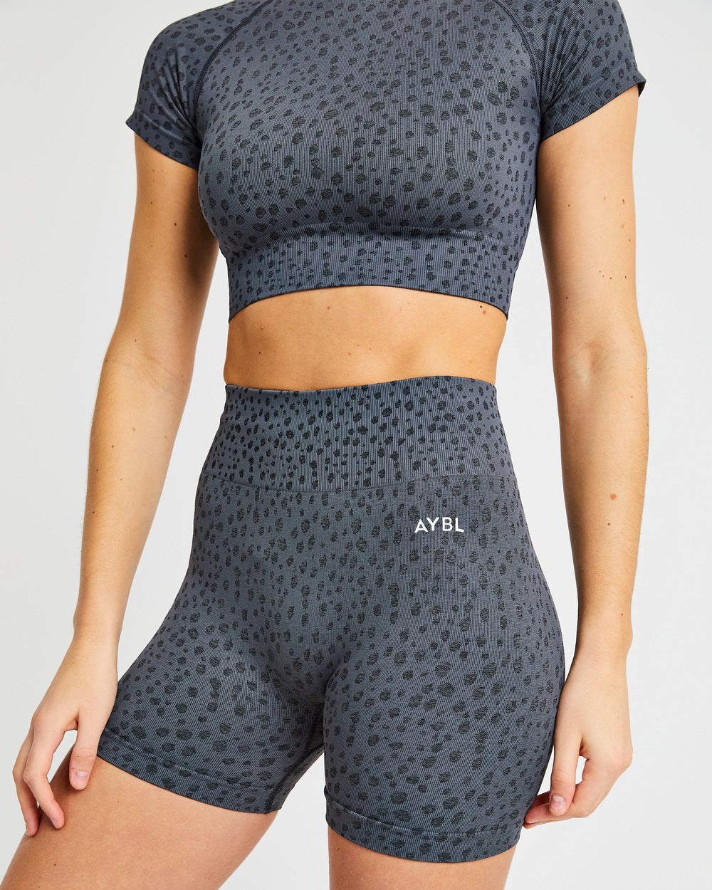 AYBL Evolve Speckle Seamless Crop Top Charcoal | 34ZFOMTUP