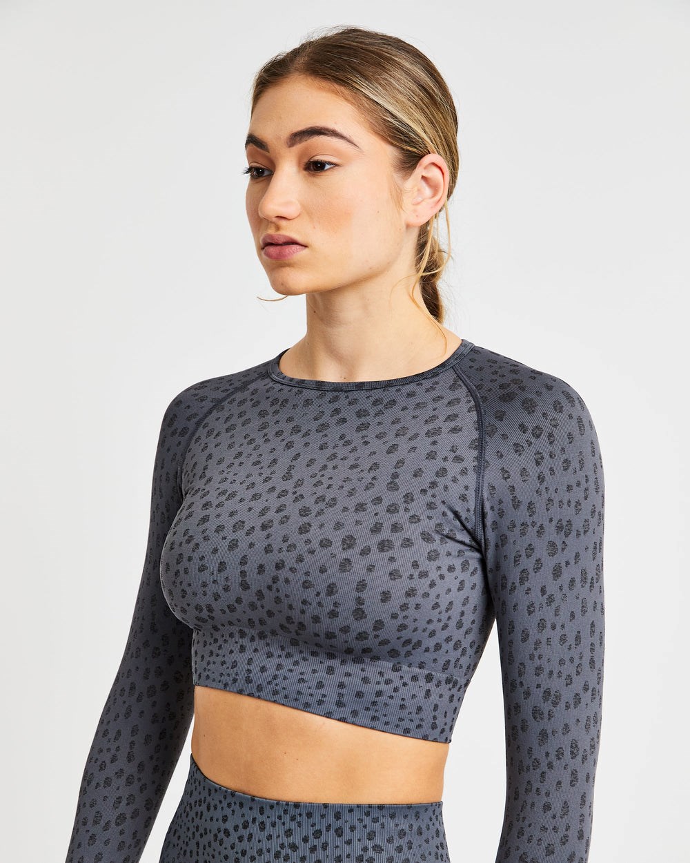 AYBL Evolve Speckle Seamless Long Sleeve Crop Top Charcoal | 35HCASRJE