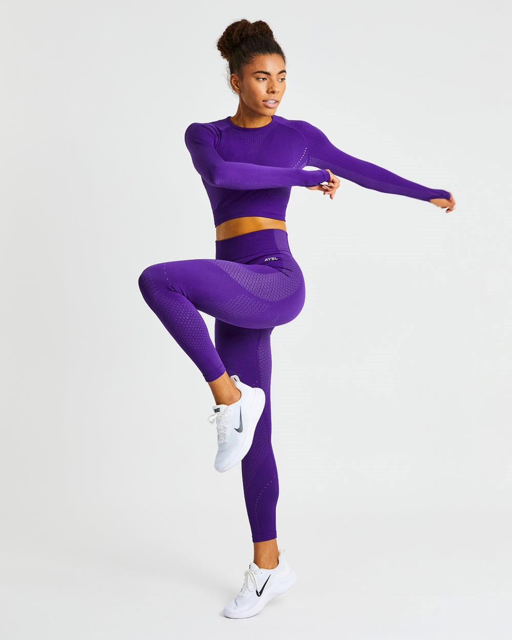 AYBL Ignite Seamless Long Sleeve Crop Top Nachový | 24UDNOSHV