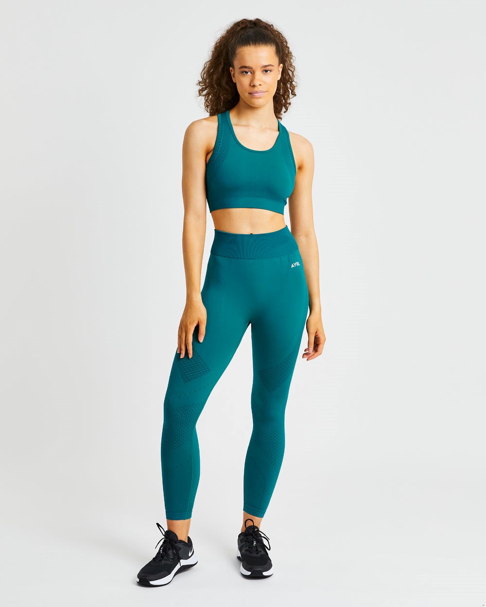 AYBL Ignite Seamless Sports Bra Hyper Teal | 93NJCTMLS