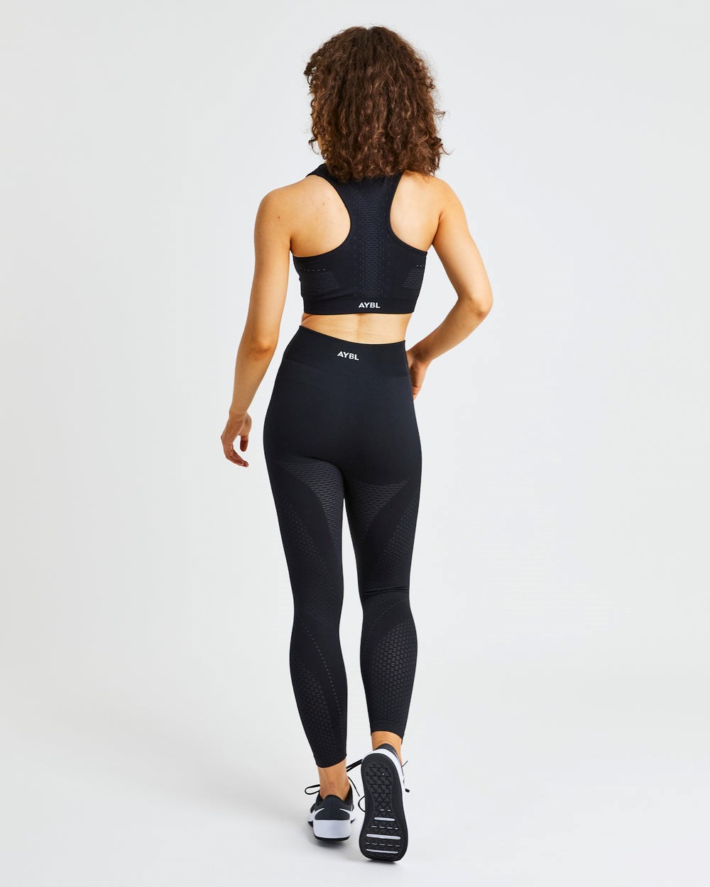 AYBL Ignite Seamless Sports Bra Čierne | 85EPCMZYB