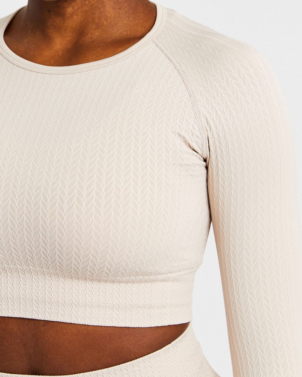 AYBL Luxe Seamless Long Sleeve Crop Top Sand | 82KIRJNMF