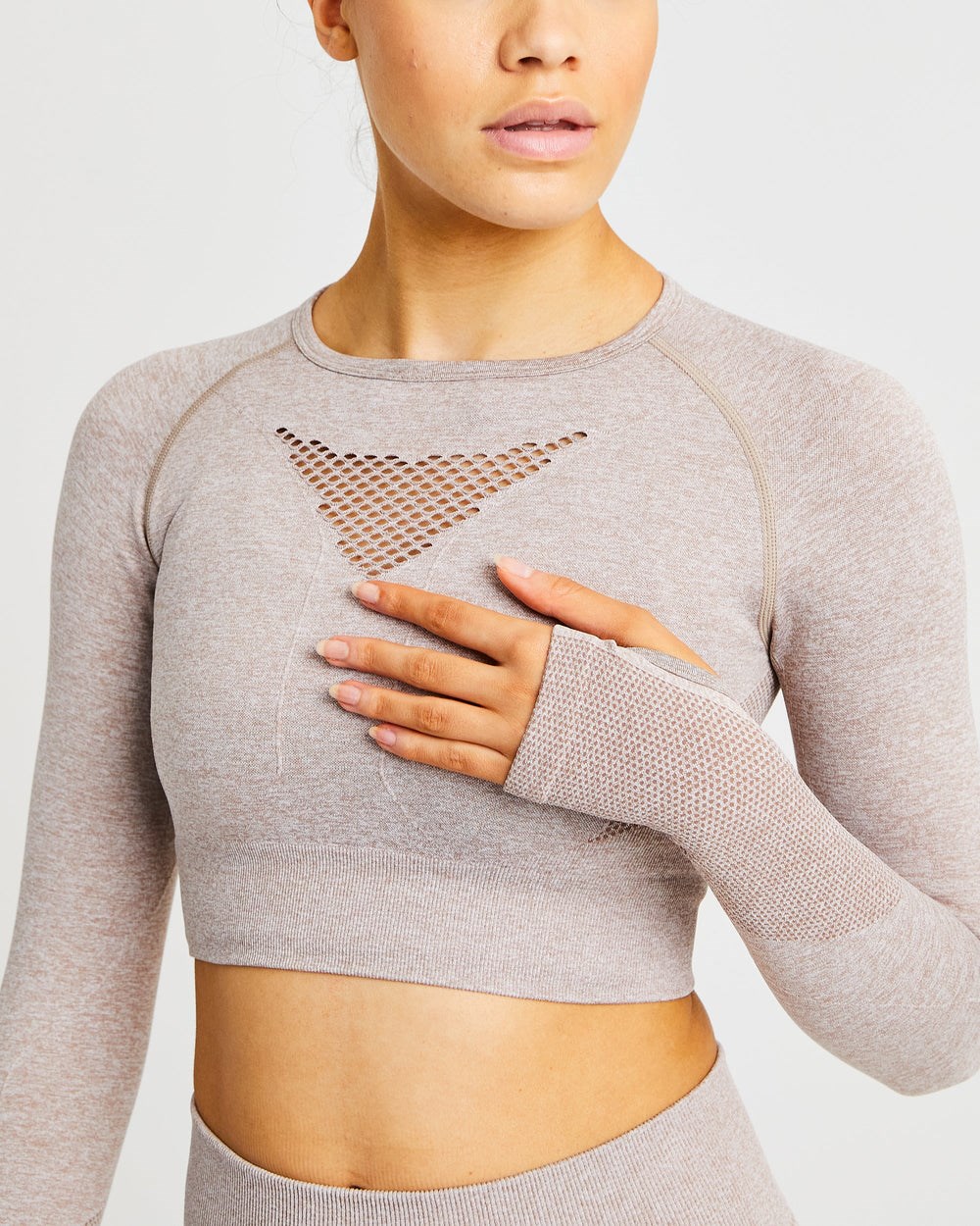 AYBL Motion Seamless Long Sleeve Crop Top Béžové | 32IOZKBLE