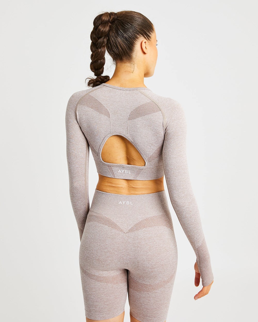 AYBL Motion Seamless Long Sleeve Crop Top Béžové | 58VQCDNIB