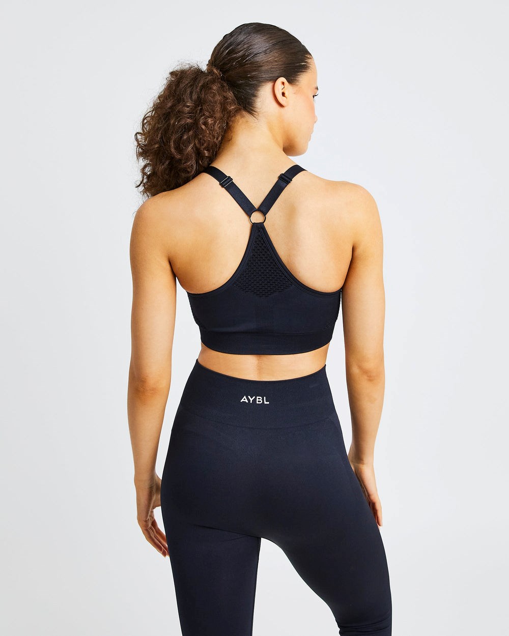 AYBL Reform Seamless Sports Bra Čierne | 25QJMXRVC