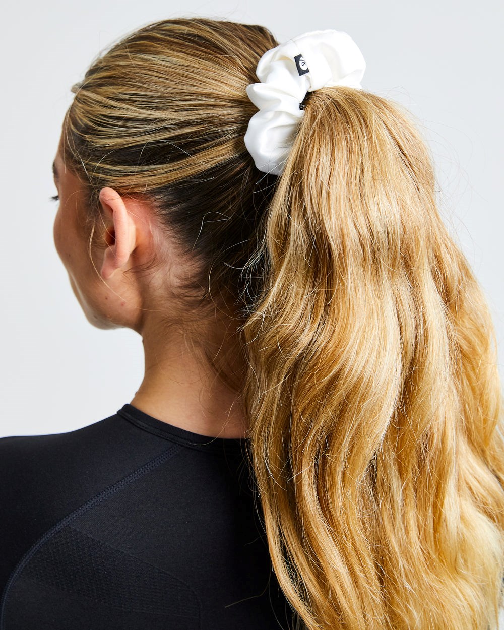 AYBL Scrunchie 4 Pack White/Black/Charcoal/Navy | 02WECPNKT