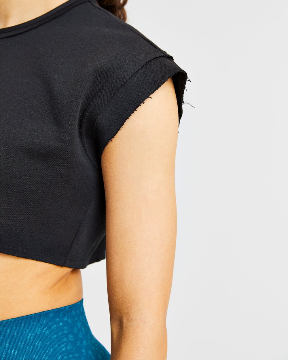 AYBL Tréningová Crop Top Čierne | 35AOMJIRT